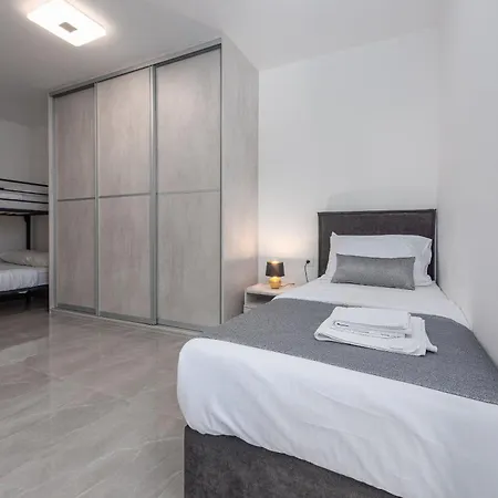 ヴィラ Suton Zadarvillas