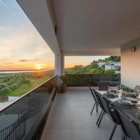 Suton Zadarvillas *