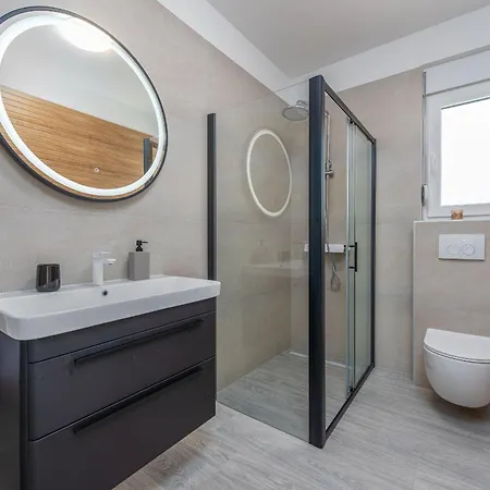 Suton Zadarvillas * Podvršje