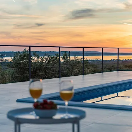 Suton Zadarvillas Podvršje