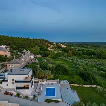Suton Zadarvillas Podvršje