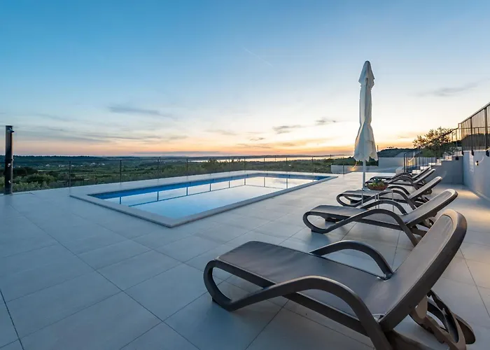 Suton Zadarvillas 빌라 *