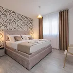 Suton Zadarvillas * Podvrsje