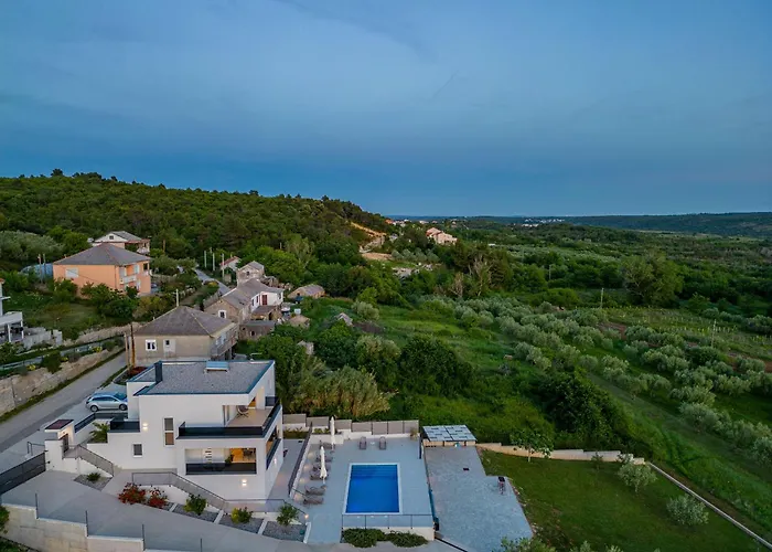 Suton Zadarvillas Podvrsje